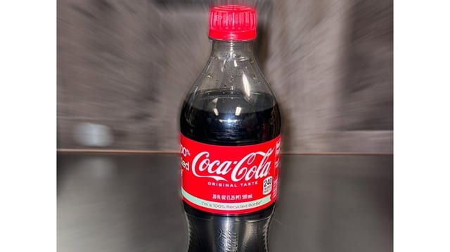 Coke (Bottle).