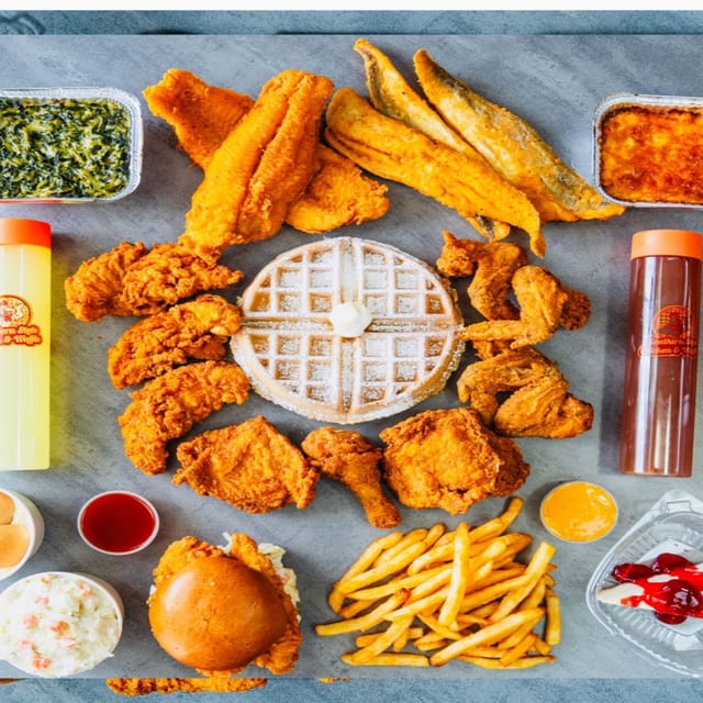 5 Pieces Chicken & 5 Pieces Catfish with 2 Sides.